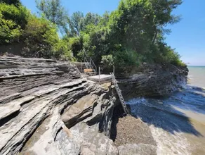 Secluded Cottage with Hidden Cove on Lake Erie - Image 3