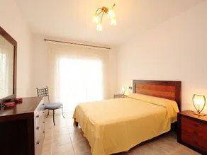 Fin lejlighed for 5 gæster med pool, WIFI, klimaanlæg, TV og balkon - Image 4
