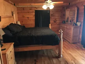 4500 sq ft Secluded Log Cabin Home on 17 acres - Image 4