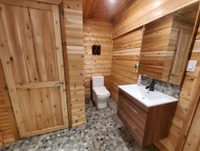 Not your typical cabin in the woods! - Image 2