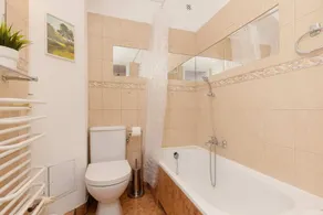 Stylish Apartment in Mokotow | Work Desk | Bathtub - Image 2