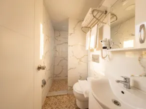 Tropic Beach Club - Image 4