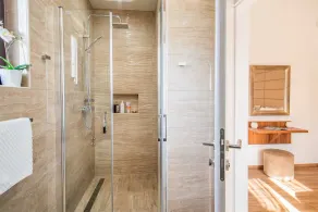 Feriehus  med privat pool i Pinezici, Island Krk, Kroatien med plads til 8 personer - Image 2