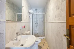 Apartment 'Habitacion Estandar - Edificio Contiguo' with Private Terrace, Wi-Fi and Air Conditioning - Image 4