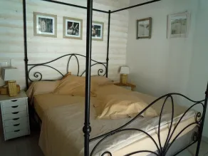 Close to the beach, central and comfortable house with a nice pool - Image 5