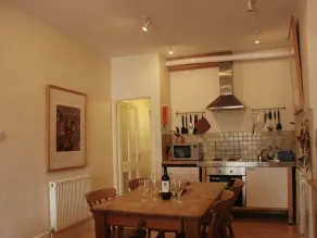 Apartment-Ensuite-Sammy's Place - Image 1
