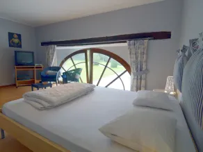 Holiday Home for 10 People set in Castle Grounds - Image 4