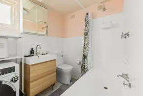 Cosy Sydenham 1-Bed by Inner-West's Attractions - Image 3