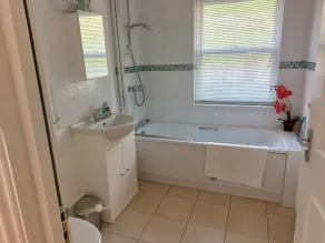 Magnifique penthouse moderne de 3 chambres à coucher, à deux pas de la plage. - Image 2