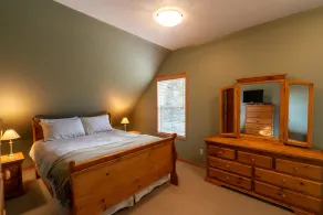 Cozy Cabin in the Rocky Mountains of Nordegg, Alberta - Image 5