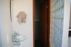 Cozy farmhouse in a gated community - Image 4