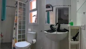 Casa de aldeia completamente renovado dividido em 4 apartamentos com pátio em Arico Vie - Image 2