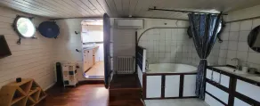 Atypical, peaceful houseboat in Confluence - Image 2