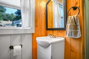 New England Lake House - Image 4