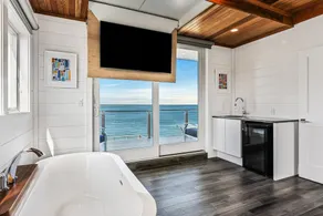 Private Home with Pool and Best Views in Ocean Beach! Docking for Private Boat. - Image 2