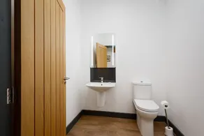 Spacious Wheelchair Accessible 2 Bedroom Cottage with Hot Tub - Image 3