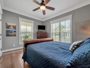 Perfect Getaway! Centrally located to downtown shops, dining, and activities! - Image 4