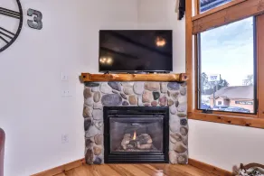 Minocqua Lake Condo! Walk 2 Downtown! Summer Weeks Open! Dock available! - Image 2