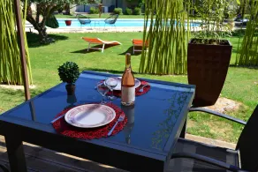 gite ZEN 2 personnes dans village pres de Nimes climatisation piscine jardin - Image 4