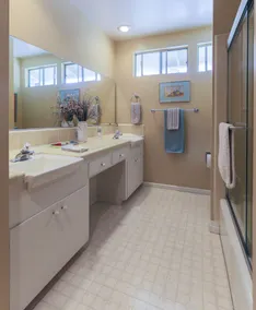 Enjoy the Central Coast! Beautiful large home w/ private pool & outdoor firepit! - Image 4