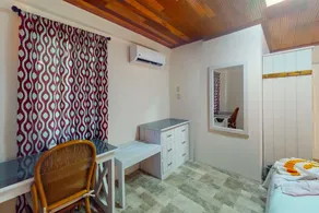 Air-conditioned suite with WiFi and a shared pool/terrace - walk to the beach - Image 5