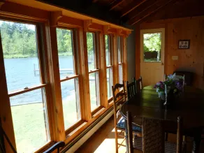 Adirondack Skønhed!   110 ft Lake Frontage House - Privat strand; Kajakker, kano - Image 5