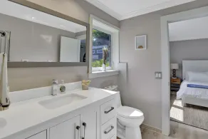 Fort Lauderdale Beach House with Golf Cart, Pool, walk to beach! - Image 4
