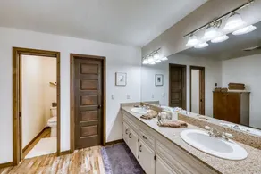 Vail spacious remodeled Ski Retreat with Private Hot Tub - Image 2
