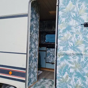 Zen caravan in a small private garden - Image 2