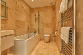Victoria Parade - Direct sea views and private parking space - Image 2