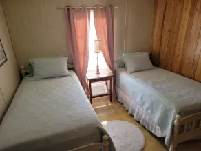 3-074 Songbird / Sleeps 6 / Private Covered Dock / WiFi / Pets Welcome Lakefront - Image 5