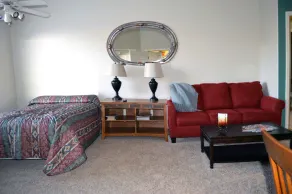 Luxury Studio Apartment Located in a Popular High Desert Resort - Image 3