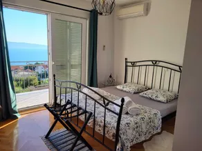 Lovely 3 double bedroom detached house with sea view and heated swimming pool - Image 3
