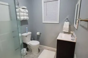 Gold 1 · Retreat Suite 2 - Cozy Downtown Getaway - Image 3