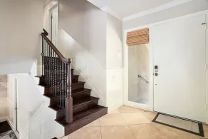 Beautiful, spacious home with private hot tub, putting green, basketball and BBQ - Image 2