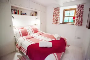 Gamekeeper's -  a cosy fire that sleeps 3 guests  in 1 bedroom - Image 4