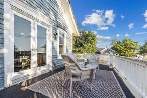 Beautiful suite with two person Jet tub. Downtown! - Image 2
