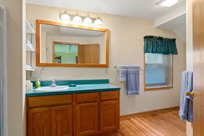 4 bed house on the shore of Lake Michigan - Image 4