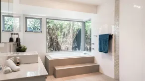 Privat Beach House, gåafstand til butikker og caféer, tæt på Noosa River - Image 3