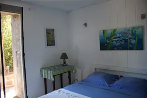 Smukt hus i roligt tæt Calvi stor skovklædt ejendom med fyrretræer - Image 3