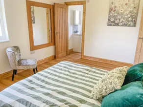 2 chambres à coucher à Halstead - Image 4