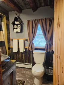 Cozy Log Cabin near Cooperstown Dreams park and All- Star Village - Image 3