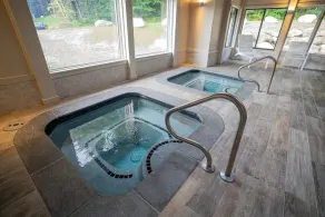 Cozy ski-in/ski-out condo on Mount Snow w/fireplace - Image 3