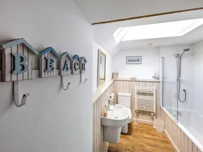 2 bedroom accommodation in Broadstairs - Image 2