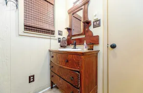 Roan Mountain Charming Cabin Hot Tub Close to Hiking Dogs Welcome - Image 3