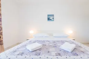 Smukt og komfortabelt feriehus  med privat pool i Linardici, Island Krk, Kroatien med plads til 11 personer - Image 5