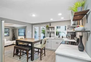 2 bedroom House in Clearwater w/access to Swimming Pool - Image 5