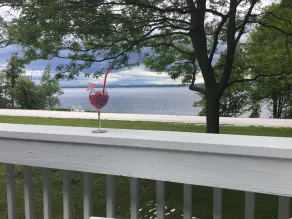 Chalet au bord du lac avec couchers de soleil sur les îles de la côte ouest et vue sur les Adirondacks. - Image 5