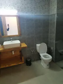 Palm Hotel - Image 3