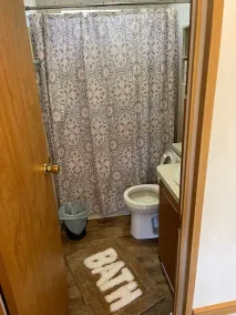 Lakefront Cozy Vacation Rental - Image 3